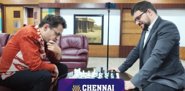 En dépit de sa très mauvaise prestation contre Aronian, Maxime se prête volontiers au jeu de l’analyse post mortem (Photo : ChessBase India).